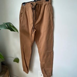 Joggers in tan
